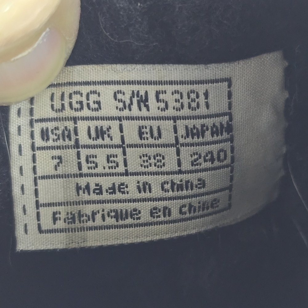 Ugg Womens Black Brooks Shearling Lined Winter Casual Suede and Leather Size 7 - Picture 14 of 14
